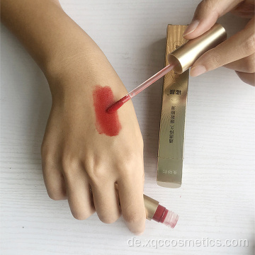 Lipgloss oder Lippenstift